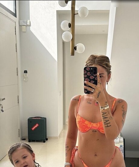 Loredana Zefi actress galleries