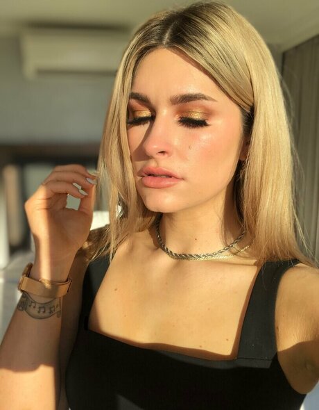 tall busty onlyfans porno galleries