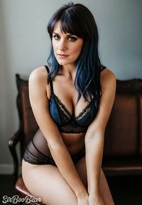 Courtney LaPlante pornstar sexy photo