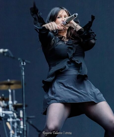 Courtney LaPlante star sex galleries