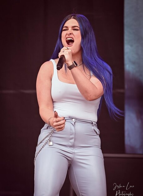 Courtney LaPlante model pretty archive