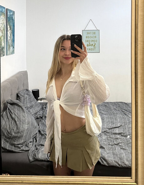 lifting toni pretty actress photo