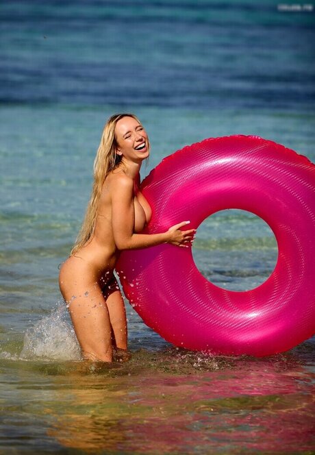 Nicole Marrone model porn photo