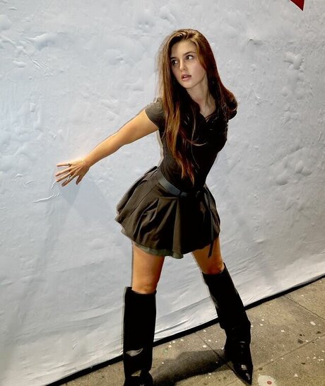 Savannah Clarke model hd picture