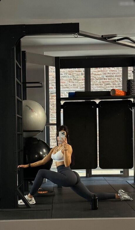 Merve zkan star naked gallery