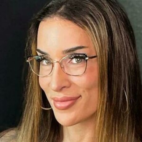 Gabbi Tuft art model pictures