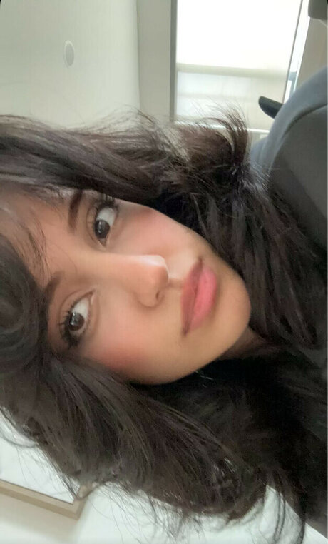 Melody Oz model adult picture