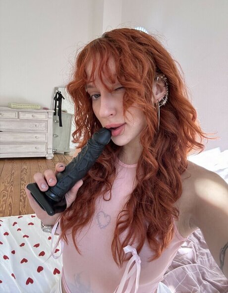 Hanna Ginger xxx pornstar picture