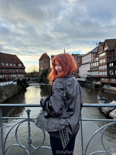 Hanna Ginger xxx actress img