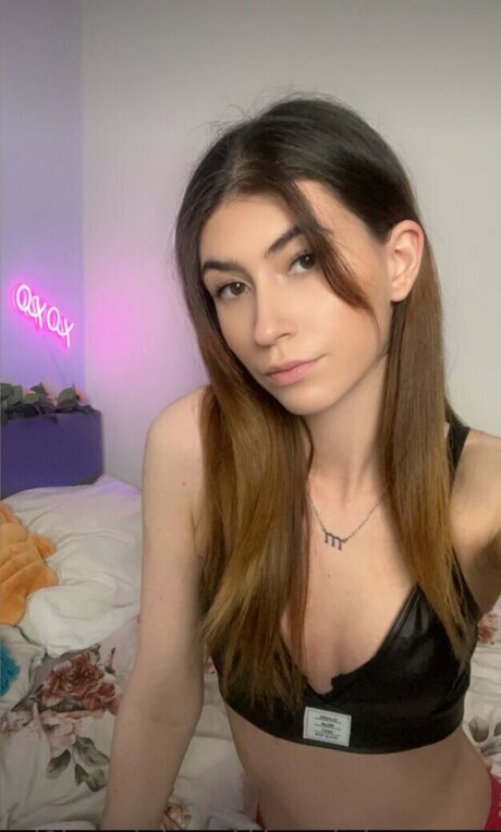 Elenafee pretty star photo