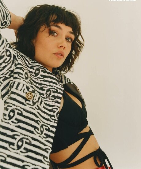 Sydney Chandler model hd galleries