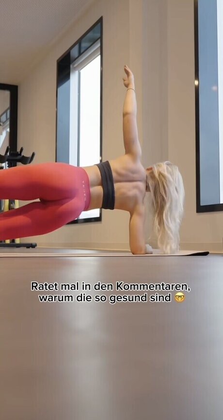 Joana Link high quality model picture