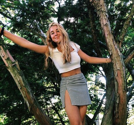 julie tirado model hot img