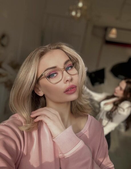 GloriaMatvien best star images