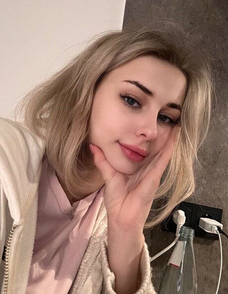 GloriaMatvien star best photo