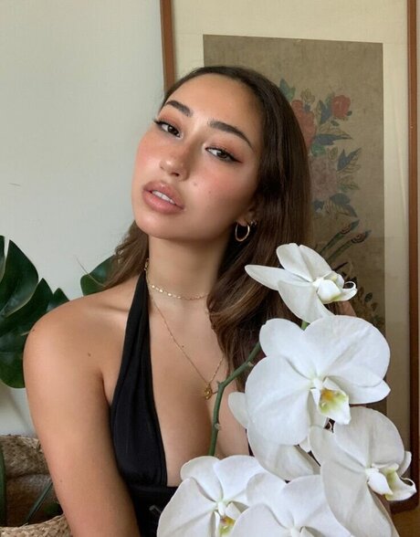 Olivia Jordan model adult pic