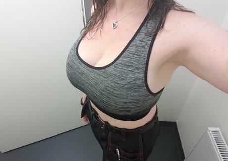 Hwmilf nude model archive