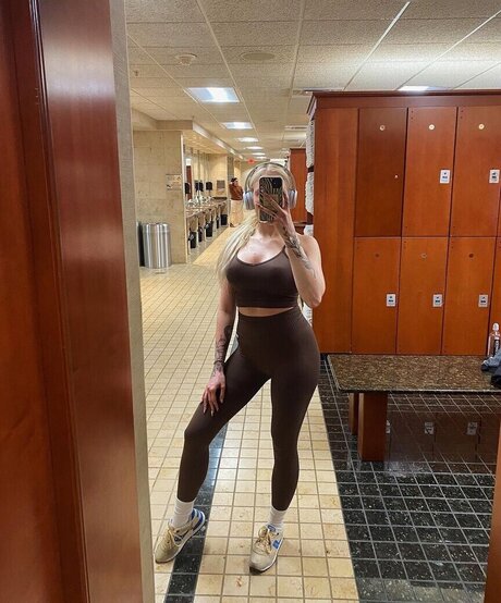 ayyetay pornstar nudes image