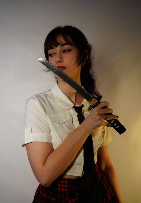 Julia Azarity model high quality images