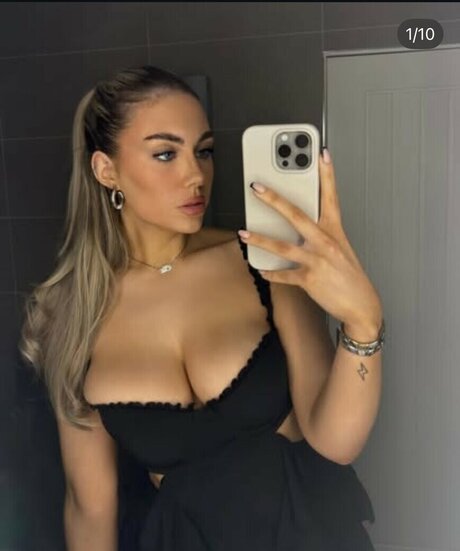 Ellie Williamson adult actress pics