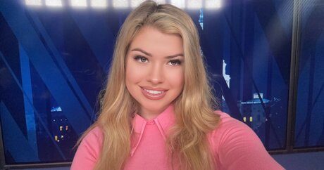 Natalie Winters hot model pics