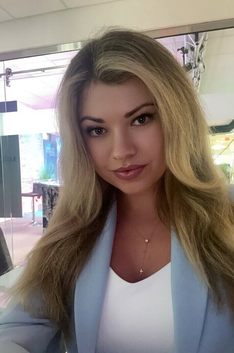 Natalie Winters beautiful pornstar pictures