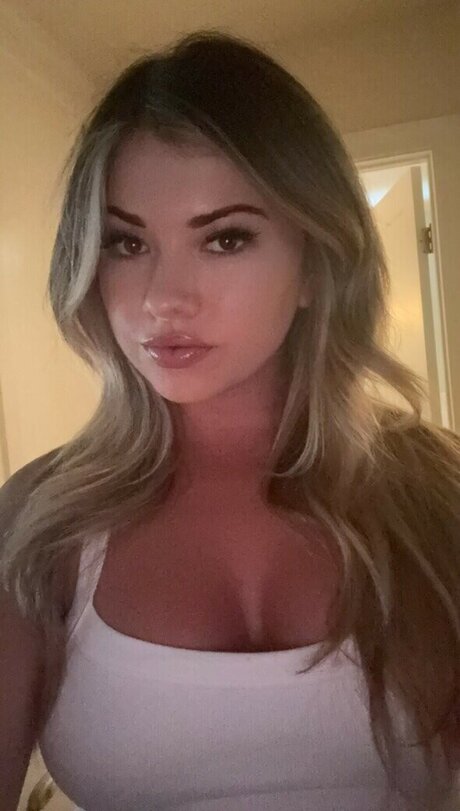 Natalie Winters free pornstar pictures