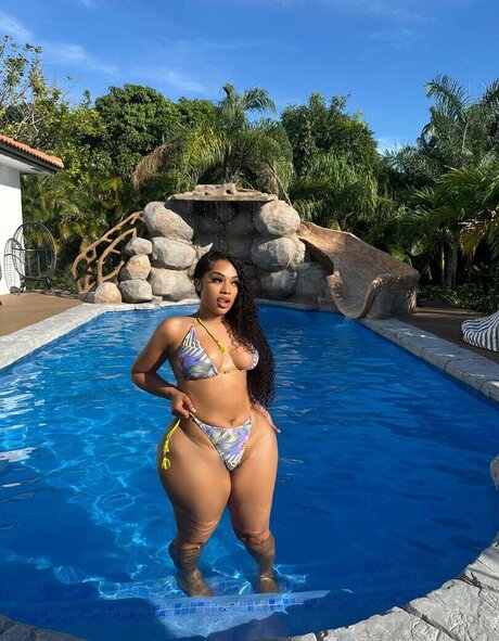 NyNyirene nice pornstar images