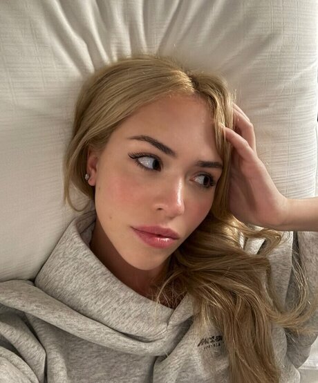 Agnessa Kosogon model sexy pics