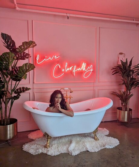 Lauren Mary Kim free model pics