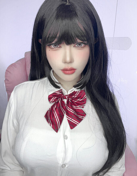 Faixvey naked model img