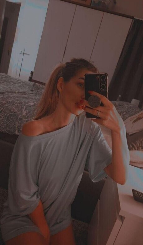 its sunny93 sexy pornstar picture