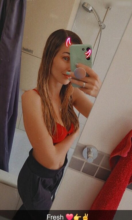 its sunny93 pornstar perfect picture