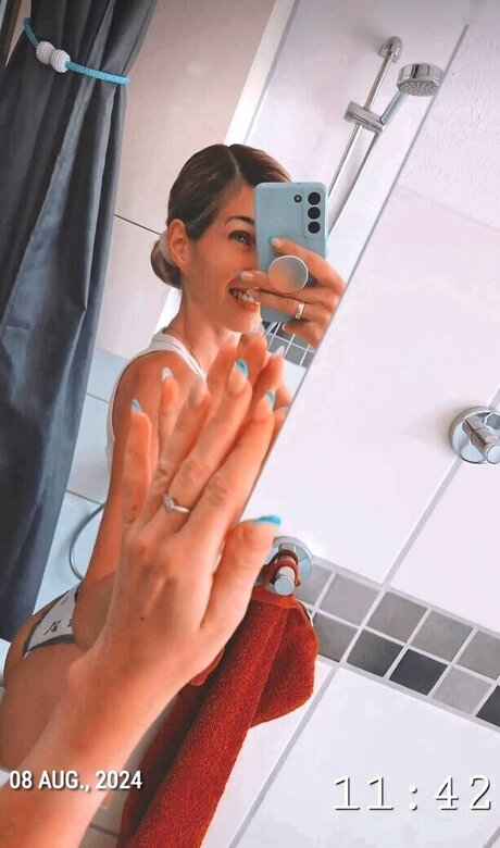 its sunny93 pornographic star gallery