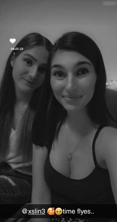 its sunny93 model top pic