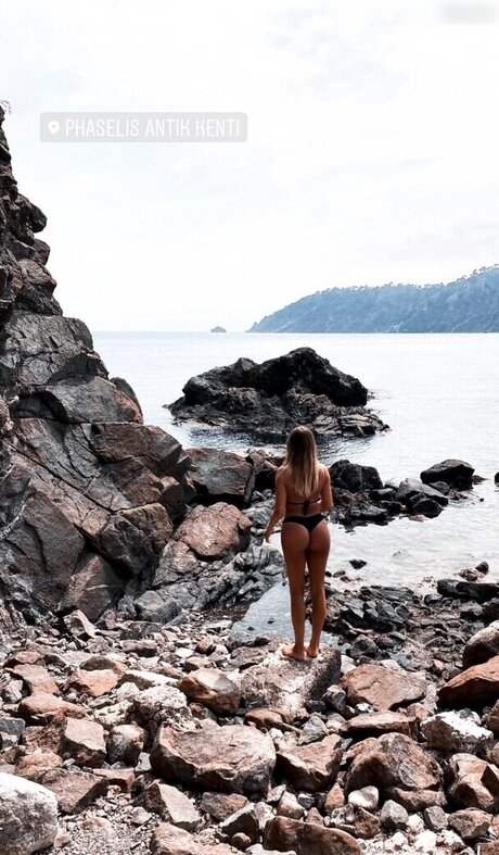 Maxime Ocasek art actress pics