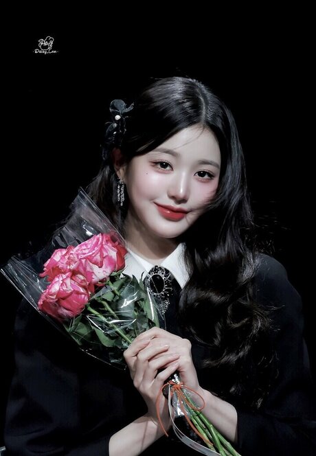 lesbian kissing onlyfans free photos