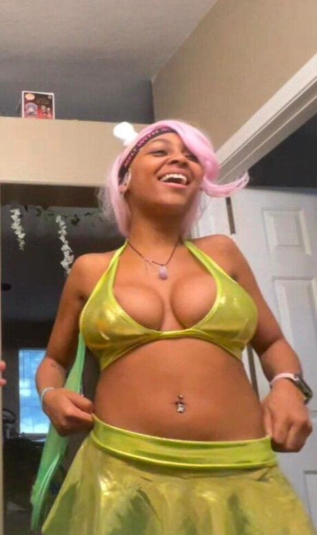 Alicia Adams star erotic img