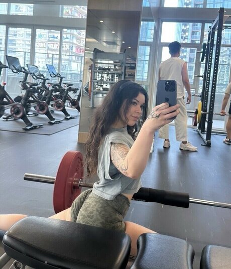 Wavy Brin model exclusive pictures