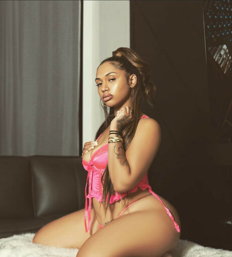 Honeydrip458 nice model pic