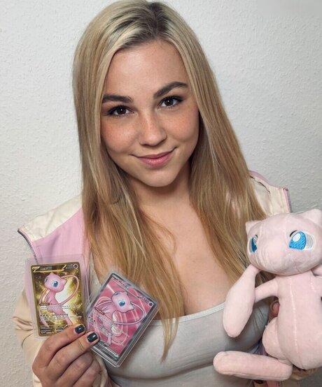 Facialize Me nice pornstar image