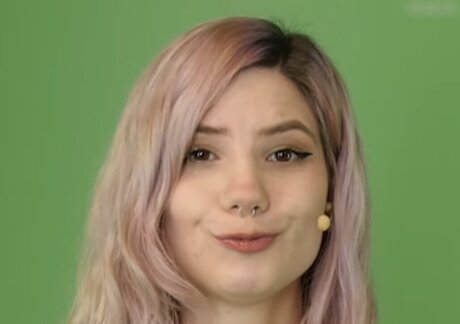 Facialize Me star nudes pics