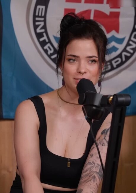 asmr free onlyfans free photo