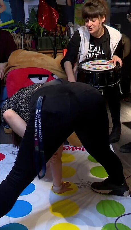 FreakinMagical naked model img