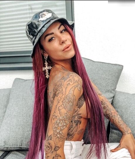 Kate Merlan high quality model photo