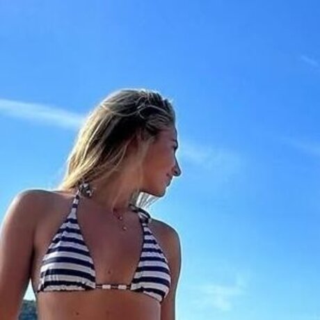 Emma Fernlund model top images