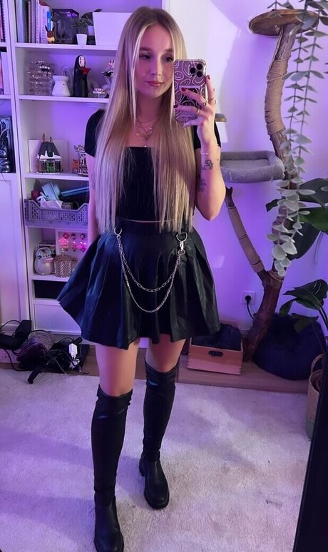 MinusElf exclusive pornstar img