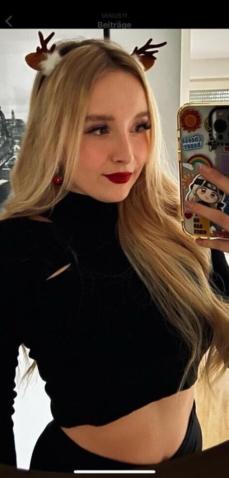 MinusElf star porn picture