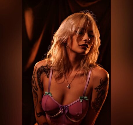 Brewi sexy actress pic