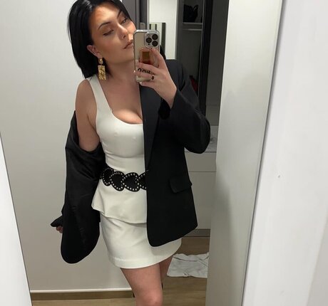 JohannaMuellner exclusive star photo